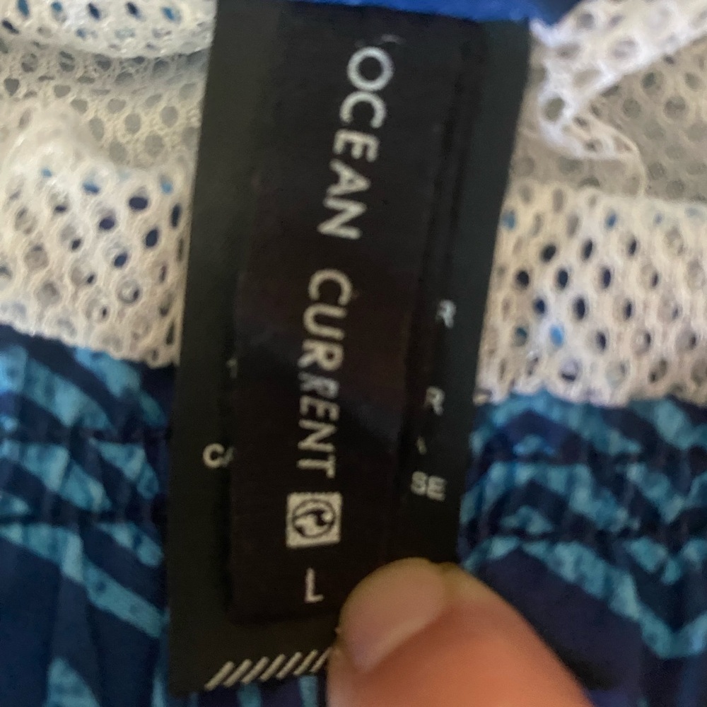 Ocean Current Blue And White Patterned Shorts - image 3